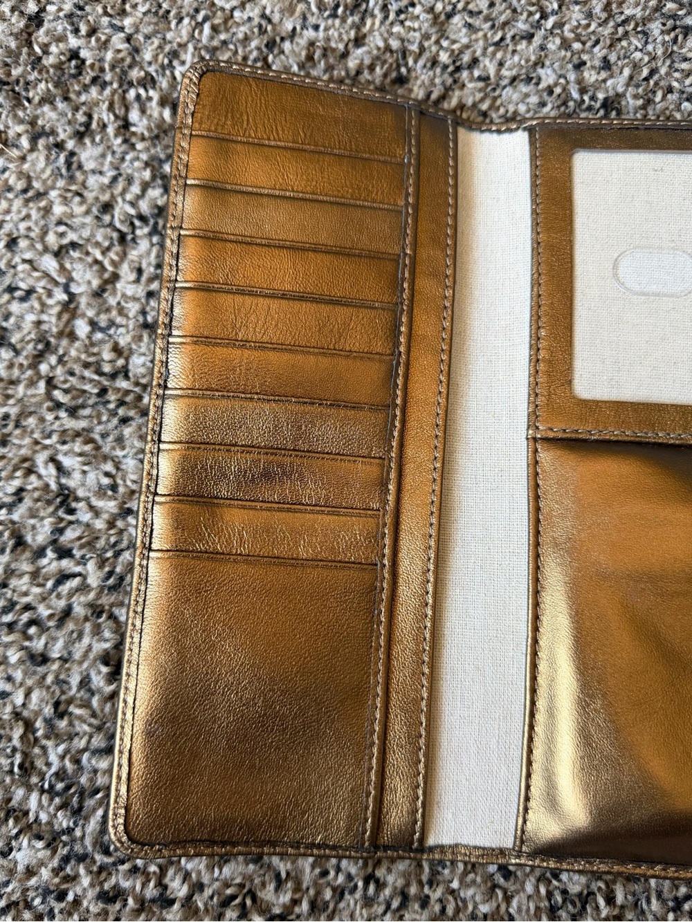 HOBO Gold Wallet - Picture 5 of 12